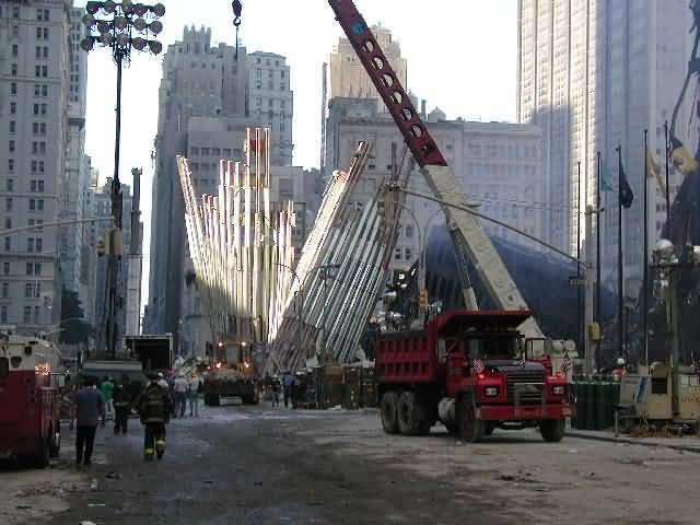 tradectr305.jpg 
640 x 480 JPEG-compressed image 
(42,727 bytes)