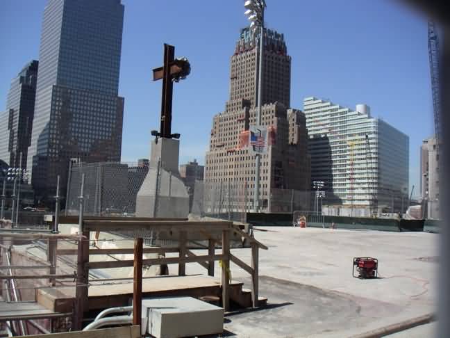 tradectr454.jpg 
648 x 486 JPEG-compressed image 
(37,458 bytes)