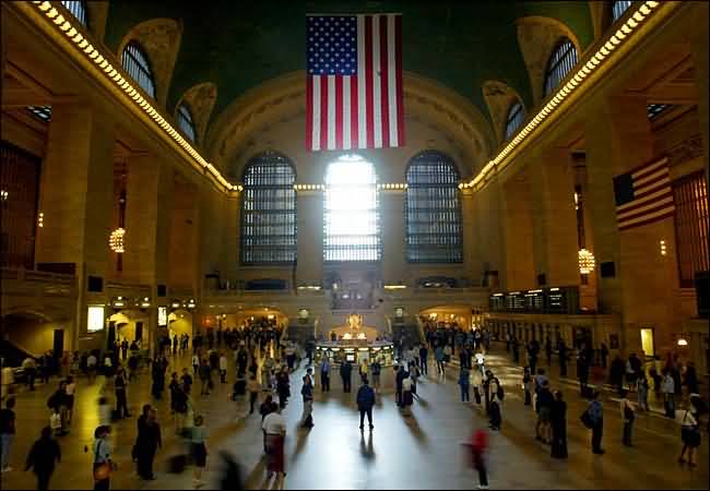 tradectr485.jpg 
650 x 450 JPEG-compressed image 
(37,046 bytes)